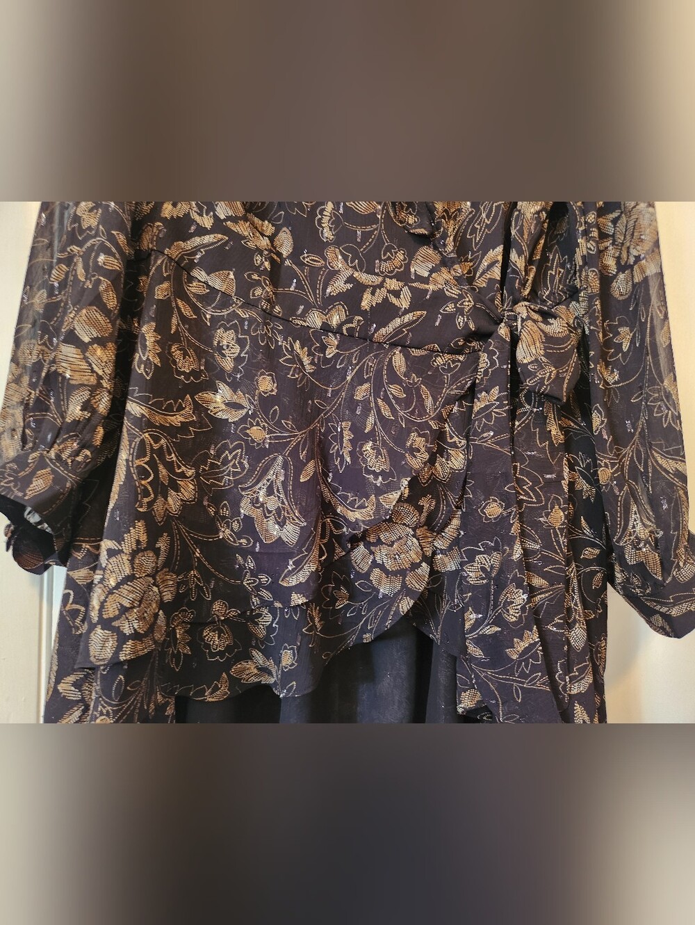 Torrid Black & Gold Sparkly Floral Long-Sleeve Chiffon Blouse Long Size 3x NWT - Picture 5 of 10